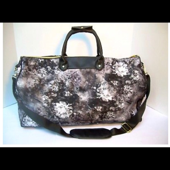 Adrienne Vittadini Handbags - NEW⭐️Adrienne Vittadini Duffle Travel Bag